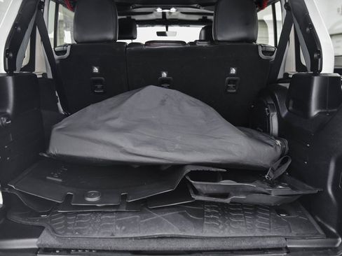 Used 2020 Jeep Wrangler Unlimited Rubicon image 12