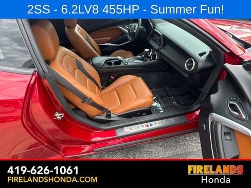 Used 2017 Chevrolet Camaro SS RWD image 32