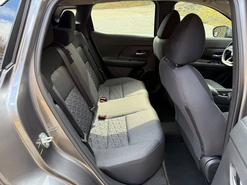 Used 2025 Nissan Kicks SV w/ Charging Package image 16