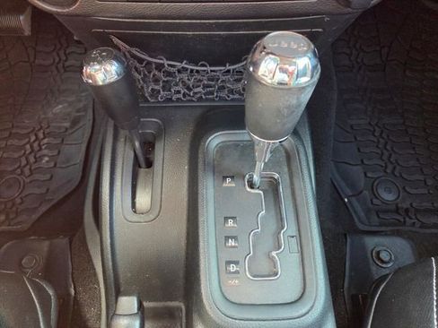 Used 2018 Jeep Wrangler Unlimited Sport S AWD/4WD image 26