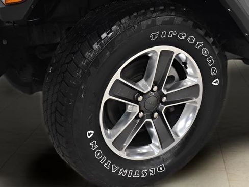 Used 2023 Jeep Wrangler Unlimited Sahara AWD/4WD image 33