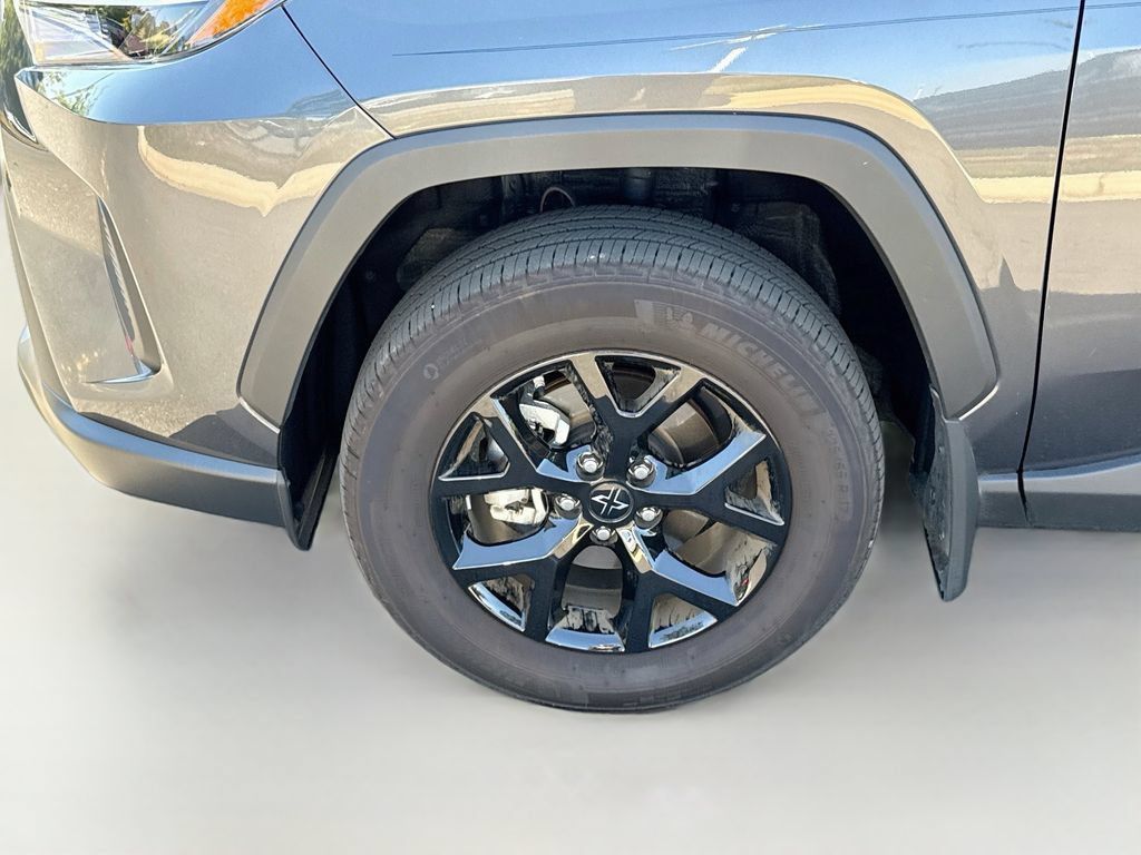 Used 2025 Toyota RAV4 LE FWD image 3