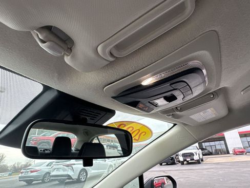 Used 2023 Toyota Corolla LE image 28