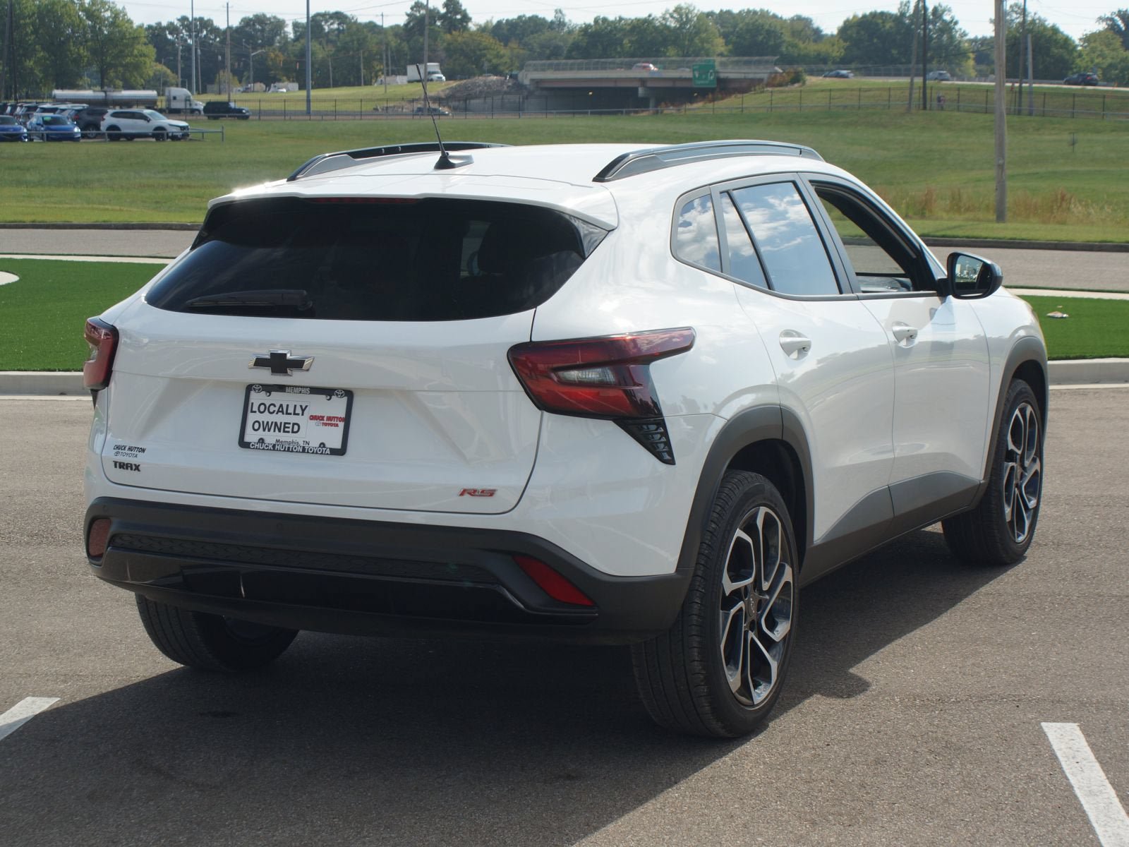 Used 2025 Chevrolet Trax RS w/ Sunroof Package FWD image 20