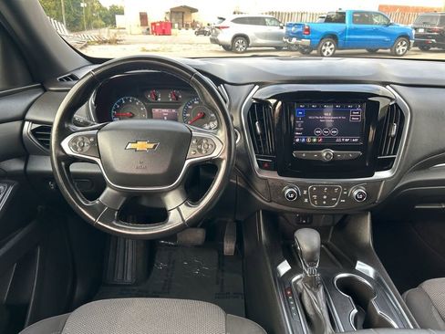 Used 2023 Chevrolet Traverse LT image 17