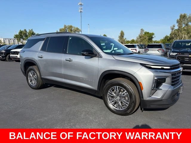 Certified 2025 Chevrolet Traverse LT AWD/4WD image 1
