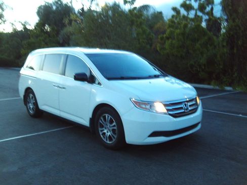 Used 2011 Honda Odyssey EX-L image 2