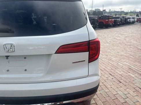 Used 2017 Honda Pilot Touring image 11