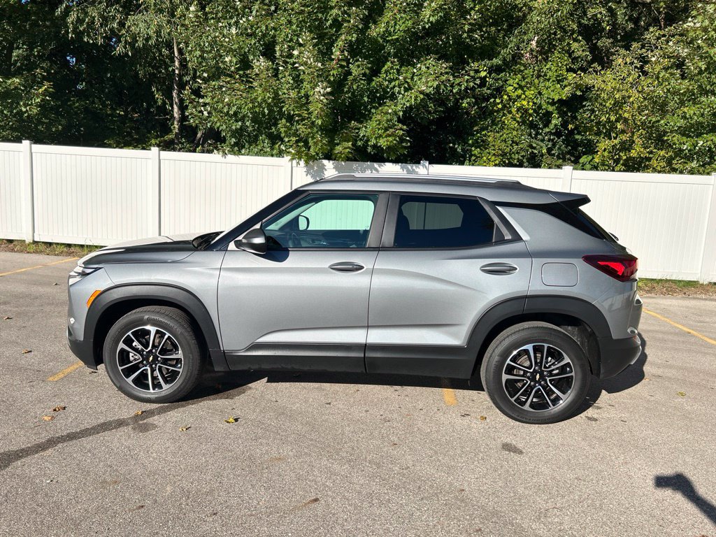 Used 2025 Chevrolet TrailBlazer LT AWD/4WD image 6