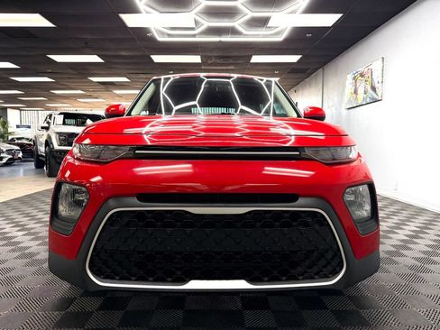 Used 2022 Kia Soul LX w/ Technology Package FWD image 3