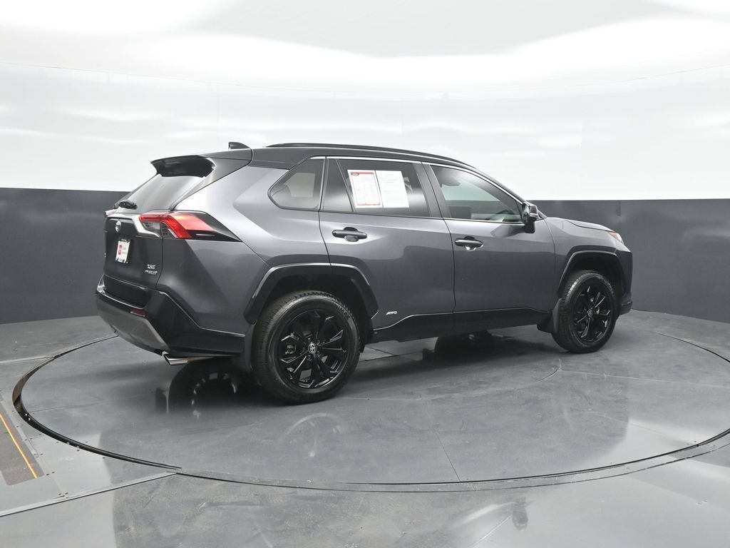 Used 2024 Toyota RAV4 XSE AWD/4WD image 7