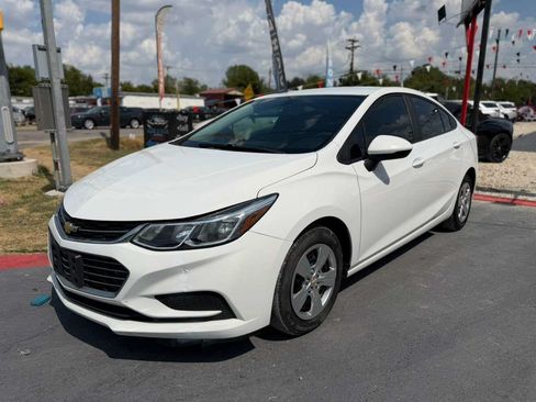 Used 2017 Chevrolet Cruze LS FWD image 1