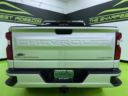 Used 2020 Chevrolet Silverado 1500 Custom w/ Custom Value Package AWD/4WD image 8