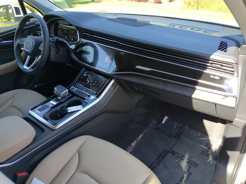 Used 2025 Audi Q7 2.0T Premium w/ Convenience Plus Package image 11