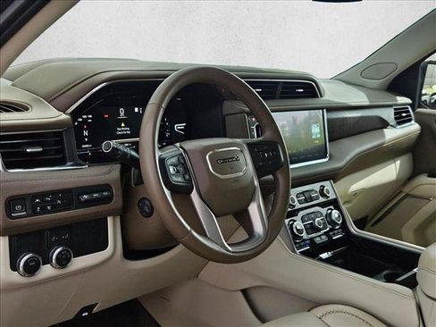 Used 2023 GMC Yukon XL Denali RWD image 8