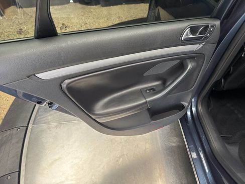 Used 2010 Volkswagen Jetta SE image 25