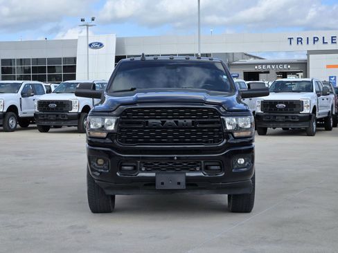 Used 2022 RAM 3500 Big Horn w/ Night Edition AWD/4WD image 6