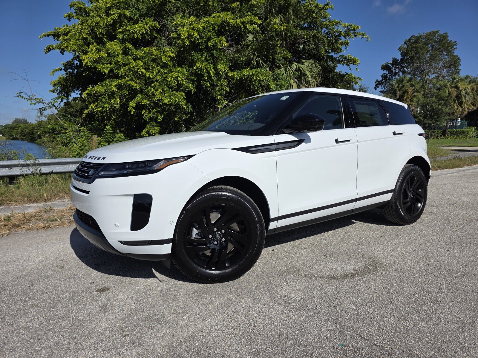 Used 2026 Land Rover Range Rover Evoque S AWD/4WD image 1