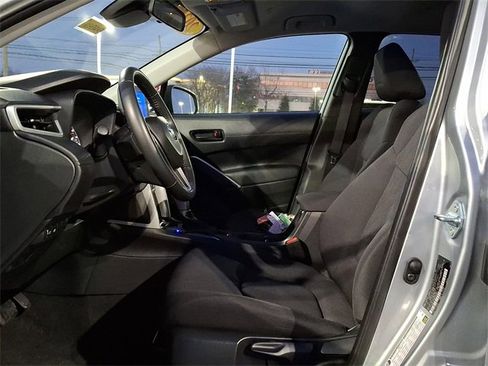 Certified 2025 Toyota Corolla Cross LE image 12