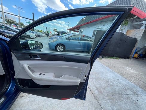 Used 2018 Hyundai Sonata Limited FWD image 9