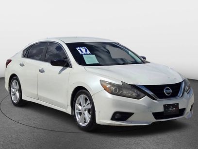 Used 2017 Nissan Altima 2.5 SR w/ Midnight Edition Package