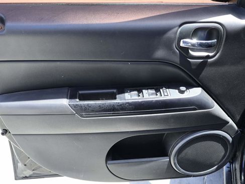 Used 2017 Jeep Patriot Sport w/ Power Value Group FWD image 8