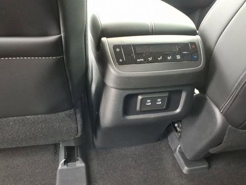 New 2026 Nissan Pathfinder SL image 28