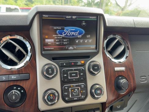 Used 2015 Ford F250 Lariat w/ Lariat Interior Package AWD/4WD image 15