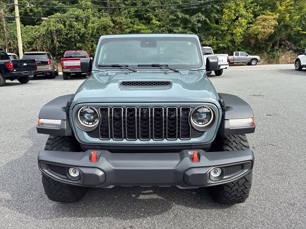 Used 2024 Jeep Gladiator Mojave w/ Technology Group AWD/4WD image 3