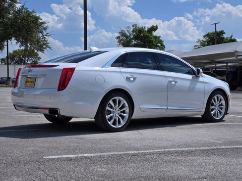Used 2016 Cadillac XTS Luxury w/ Driver Awareness Package FWD image 3