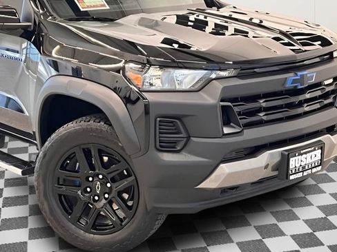 Certified 2024 Chevrolet Colorado Trail Boss w/ Technology Package AWD/4WD image 27