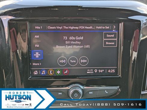 Used 2022 Chevrolet Traverse LT image 23
