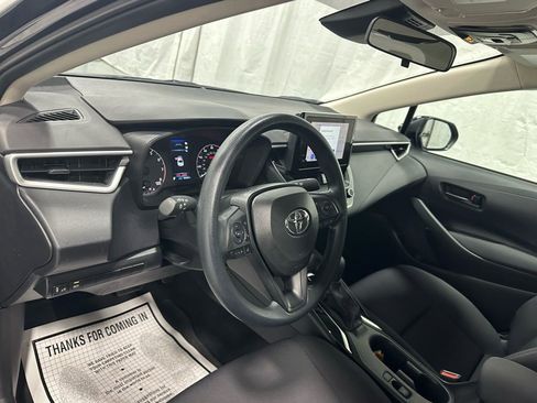 Used 2025 Toyota Corolla LE w/ LE Premium Package image 15