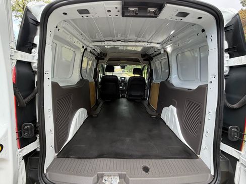 Used 2022 Ford Transit Connect XL FWD image 20