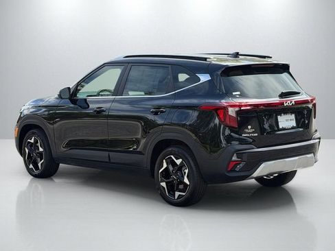 Certified 2025 Kia Seltos EX FWD image 6