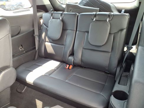 Used 2020 Ford Explorer XLT w/ Equipment Group 202A AWD/4WD image 10