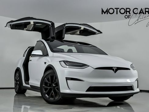 Used 2023 Tesla Model X Plaid image 1