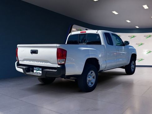 Used 2022 Toyota Tacoma SR w/ SR Convenience Package RWD image 4