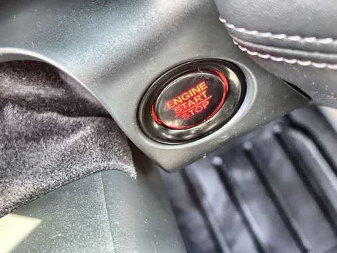 Certified 2025 Honda HR-V EX-L image 28