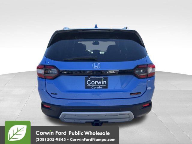 Used 2025 Honda Pilot TrailSport image 6