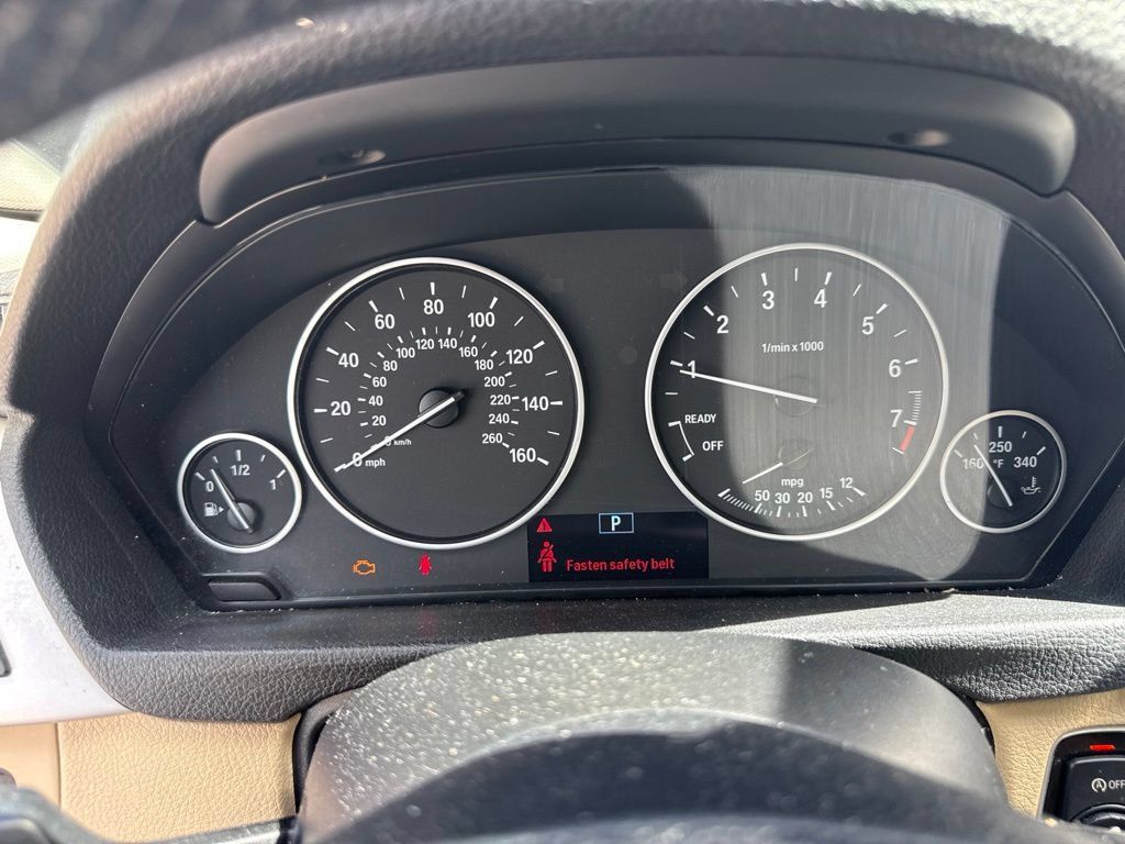 Used 2015 BMW 320i Sedan RWD image 6