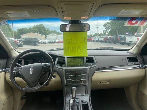Used 2013 Lincoln MKS FWD image 9