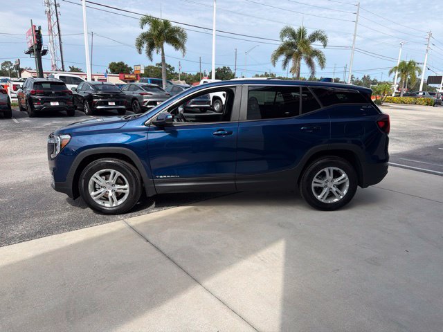 Used 2022 GMC Terrain SLE FWD image 5