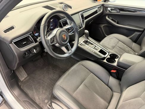 Used 2017 Porsche Macan AWD/4WD image 4