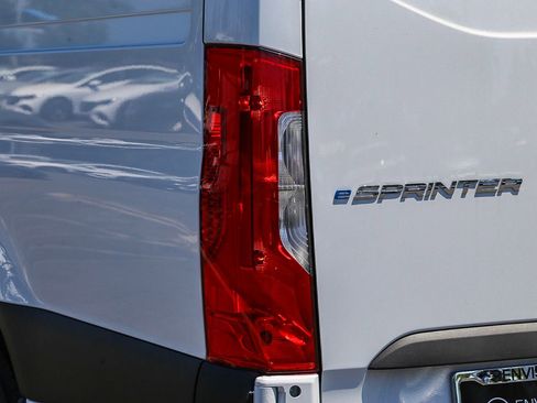 New 2024 Mercedes-Benz eSprinter 170 Cargo image 9