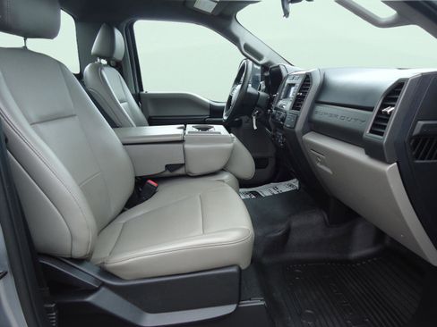 Used 2020 Ford F250 XL w/ Power Equipment Group image 25