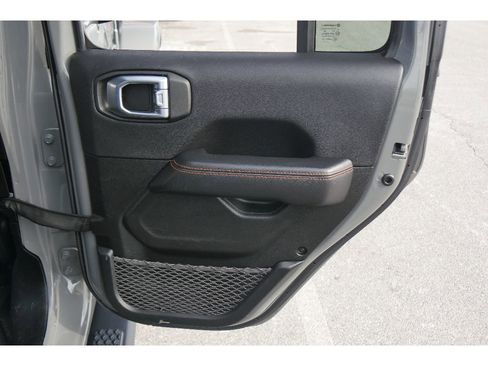 Used 2022 Jeep Gladiator Mojave w/ Cold Weather Group image 19