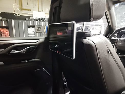 Used 2024 GMC Yukon Denali image 5