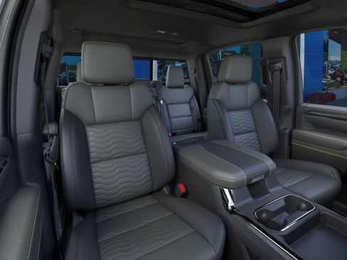 New 2026 Chevrolet Silverado 2500 ZR2 w/ LPO, Dark Essentials Package AWD/4WD image 16