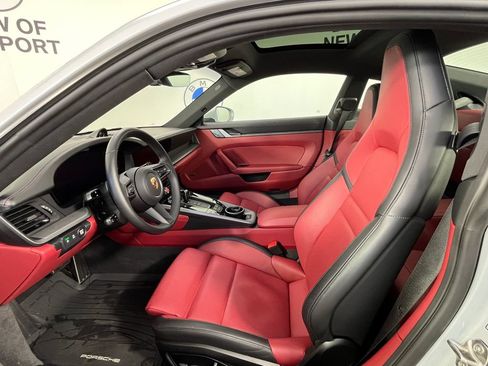 Used 2025 Porsche 911 Carrera RWD image 22